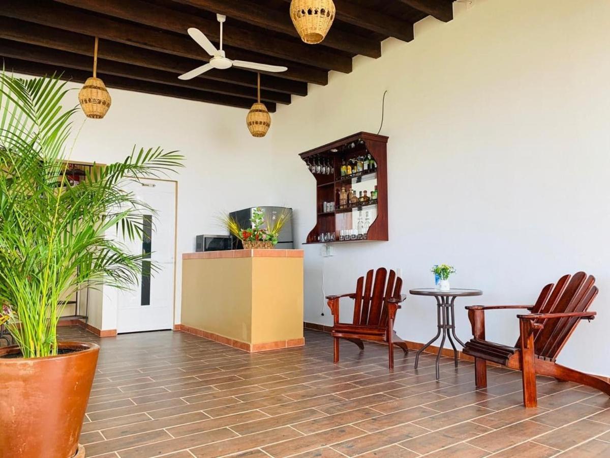 Gloria'S Hotel Estacahuite Bagian luar foto
