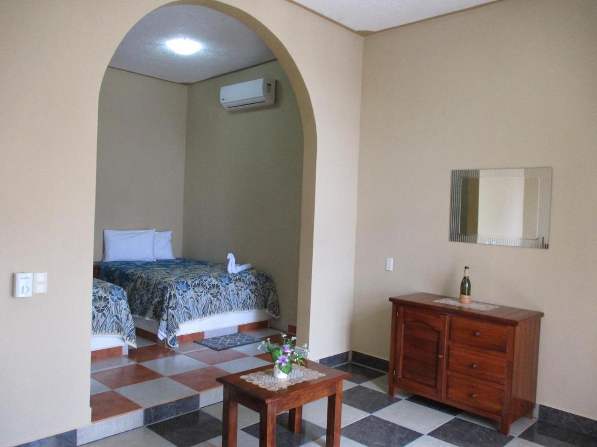 Gloria'S Hotel Estacahuite Bagian luar foto